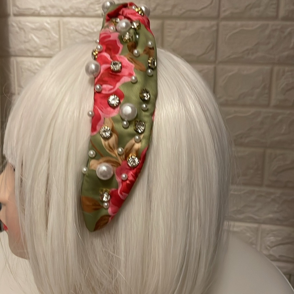 Stunning glammed headband